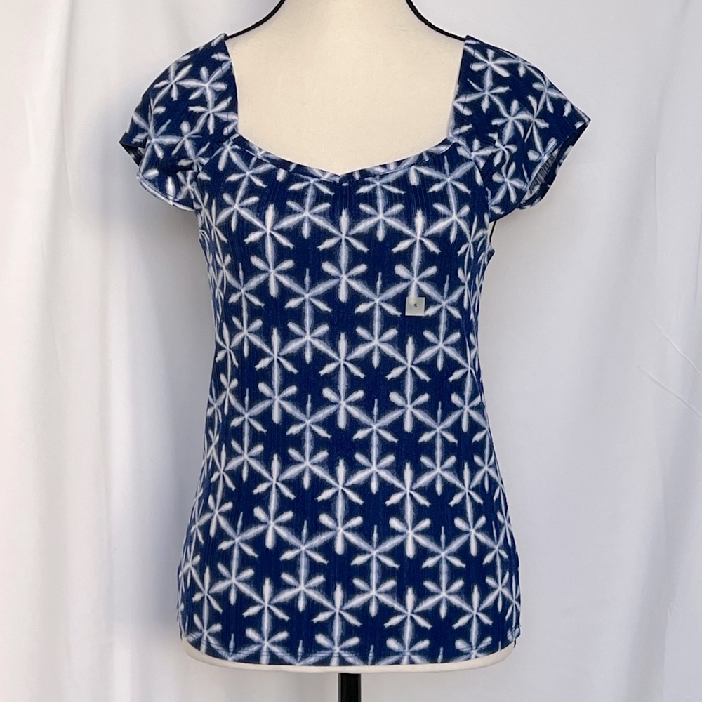 NWT - LOFT Blue and White‎ Geometric Design Top